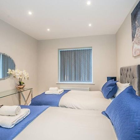 Langston House: 2 Bed, 2 Bath Luxury Apartment Hedgerley المظهر الخارجي الصورة