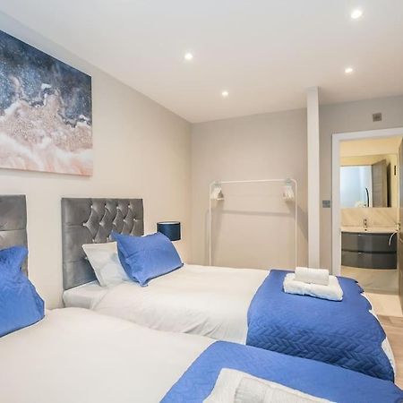 Langston House: 2 Bed, 2 Bath Luxury Apartment Hedgerley المظهر الخارجي الصورة